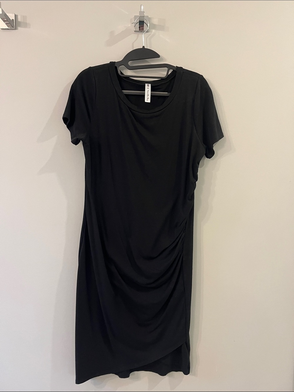 Vanilla Bay Black Ruched Short-Sleeve Midi Dress